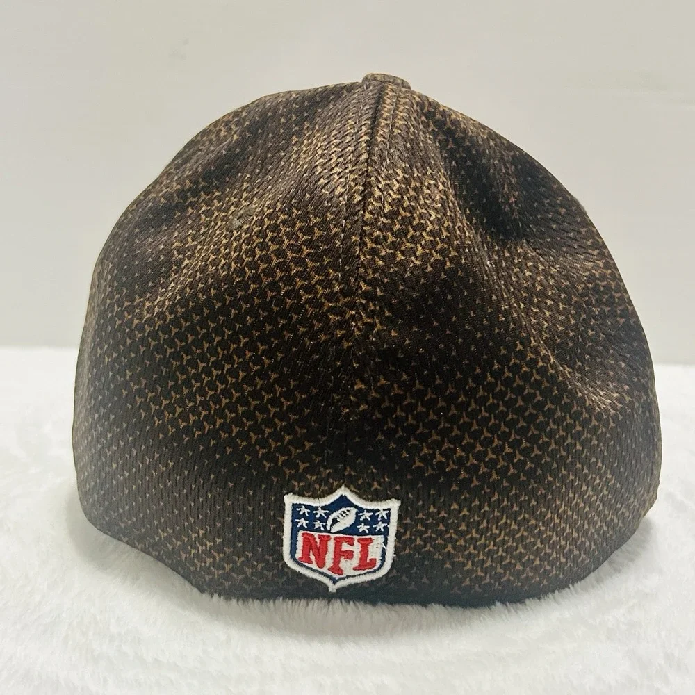 New Era Cleveland Browns Stripe Sideline 39THIRTY Stretch Flex Hat L/XL‎ Brown